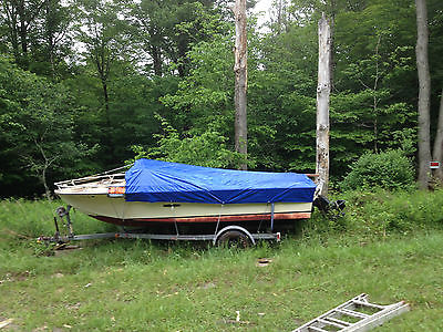 18' Sea Ray boat with trailer and inboard motor, fishing, boating, fresh/salt