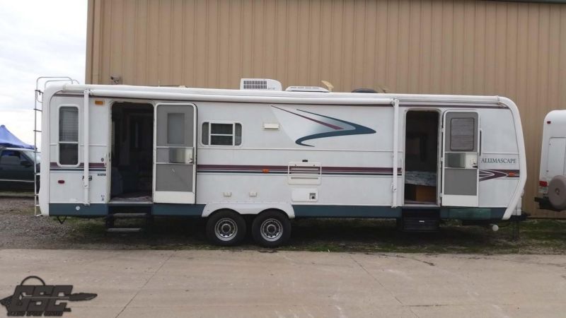 2001 ALUMASCAPE BY HOLIDAY RAMBLER M30SKS TRAVEL TRAILER
