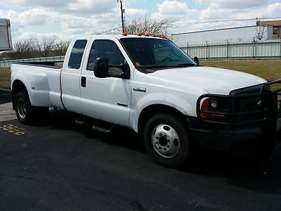 Ford : F-350 XL Extendend Cab 4 Dr White XT Heavy Duty Goosneck hitch in bed Leather interior v8 Diesal Front grill