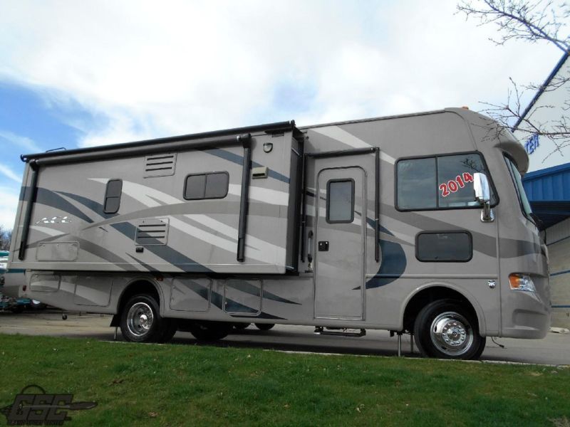 2014 ACE 27.1 Thor MotorCoach Class A Only 3,882 Miles