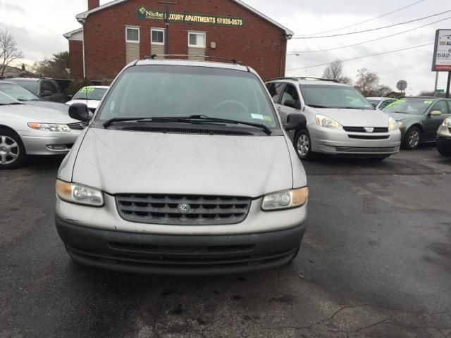 1997 PLYMOUTH GRAND VOYAGER IN LINDENHURST in New York, NY