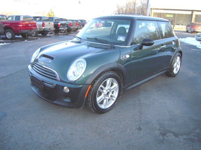 Mini : Cooper 2dr Cpe S 2006 mini cooper s hardtop 6 speed manual 1.6 l supercharged dsc leather moonroof
