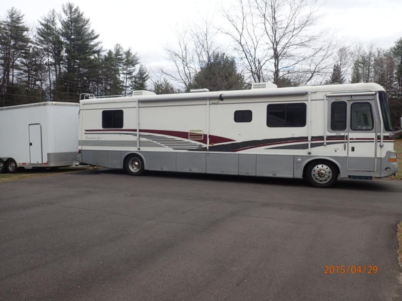 40ft Mountain Air Motorhome with Fetherlite stacker trailer