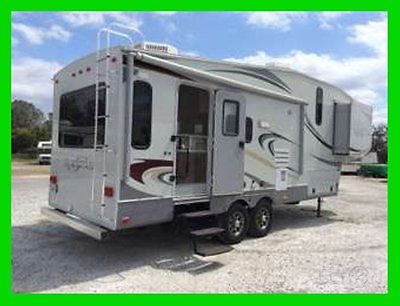2011 Heartland North Trail 28RL 28' Fifth Wheel 2 Slide Outs Solar PNL New Tires