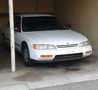 Honda : Accord 2 door 1995 white honda accord
