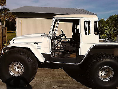 Toyota : Land Cruiser FJ 40 4 x 4 454 chevrolet engine holley fuel injection