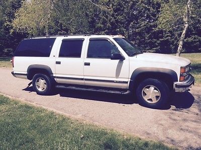 Chevrolet : Suburban Chevrolet Surburban 1997 White