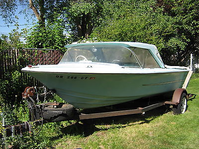 Classic 1967 Seaflite 17' Vintage boat.