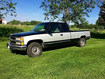 Chevrolet : C/K Pickup 2500 Silverado Chevy Silverado K2500 6.5 Turbo Diesel 3/4 Ton