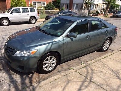Toyota : Camry LE Camry LE
