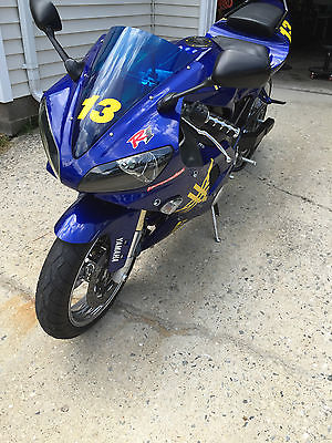 Yamaha : YZF Excellent condition, garage kept. STRONG engine, pretty blue paint and many more