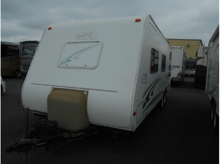 2005 R-Vision Trail Cruiser 26 QBH