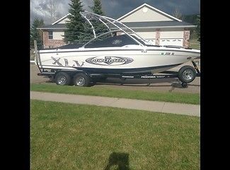 2010 Moomba Mobius XLV Gravity Package Ski Wakeboard Boat V Drive 340hp 70 Hours