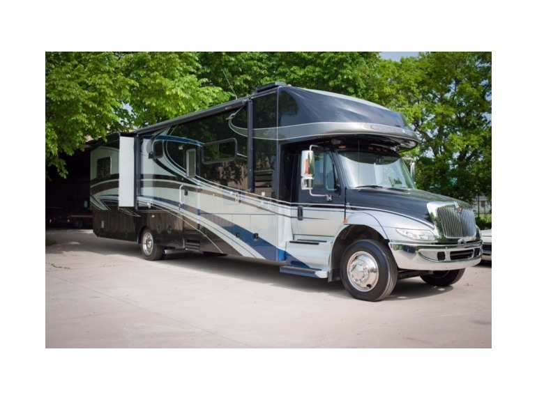 2008 Gulf Stream Supernova 6400