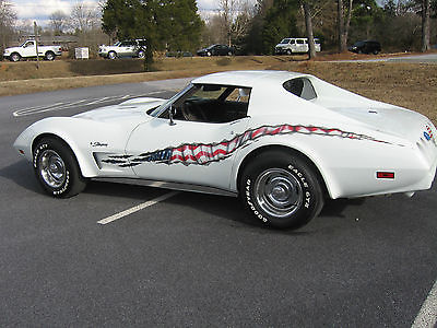 Chevrolet : Corvette stingray American Red White & Blue 383 stroker. Airbrush paint professionally built motor