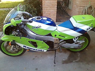 Kawasaki : Other 3 kawasaki zx 7 1 is 1989 2 are 1990 all 3 will start never ride to much farmwork