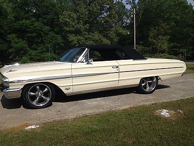 Ford : Galaxie 500 New top, new carb, automatic 390, no dents or rust, power breaks, drums/no disc