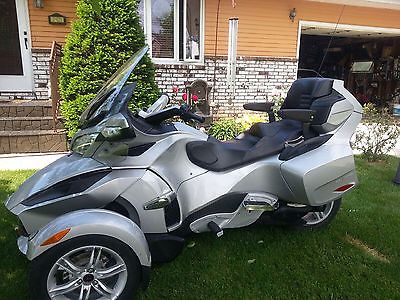 Can-Am : Spyder RT Roadster CanAm Spyder RT Roadster SE5