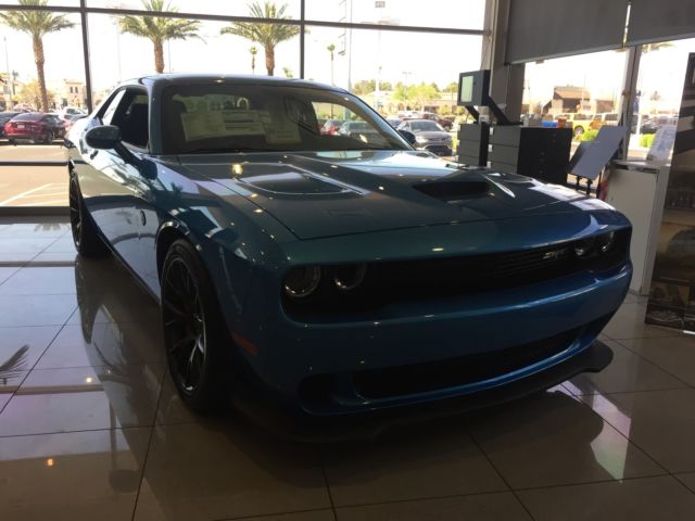 Dodge : Challenger SRT Hellcat SRT Hellcat New Coupe 6.2L Supercharged Rear Wheel Drive Active Suspension ABS