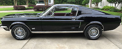 Ford : Mustang GT MUSTANG GT FASTBACK. Black/red.302 engine,4 speed.Power steering.Drives great!