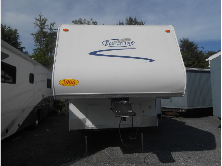 2006 R-Vision Trail-Lite 526RL