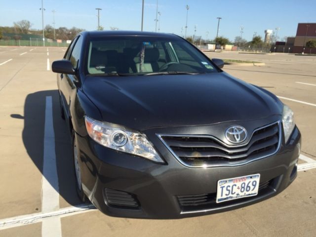 Toyota : Camry 4dr Sdn I4 A 2010 toyota camry le 4 cyl 1 owner excellent cond moonroof leather alloys