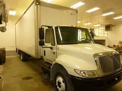 Other Makes 2 door 2005 ih 4200 vt 365 24 ft box truck with new liftgate