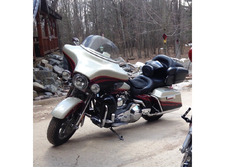 2006 Harley-Davidson Electra Glide CVO ULTRA CLASSIC