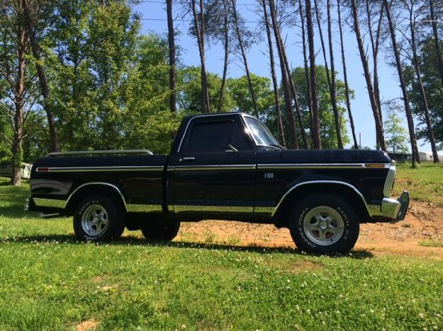 1976 Ford F-100 for: $17000