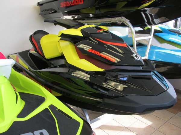 2015  Sea-Doo  GTR 215