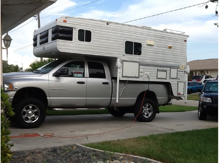 2004 S And S 9.5 Camper