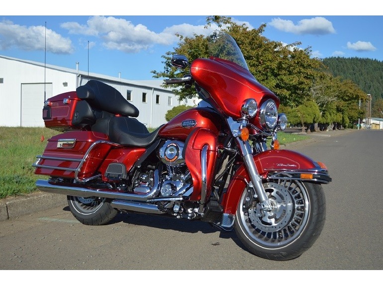 2013 Harley-Davidson FLHTCU Electra Glide Ultra Classic