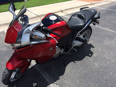 Honda : Other Beautiful Red 2010 Honda VFR 1200FAA Used 800mile motorcycle