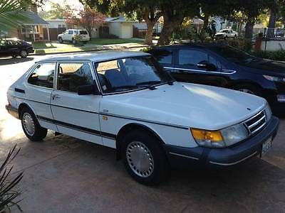 Saab : 900 3-door hatchback Gorgeous white hatchback with very low mileage, very clean interior