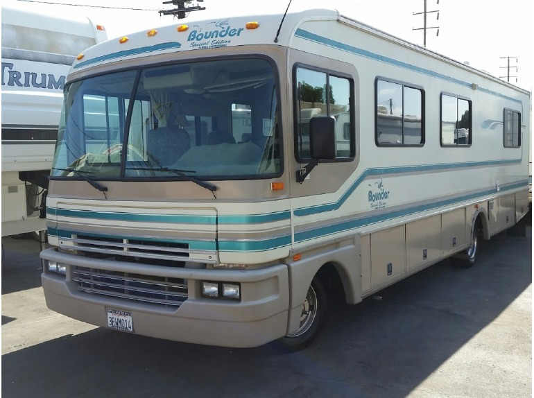 1996 Fleetwood BOUNDER 32H