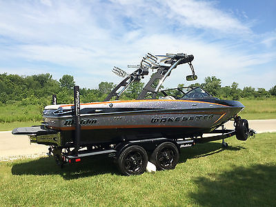 2014 Malibu Wakesetter 21 VLX wakeboard boat / wake surfing boat / warranties