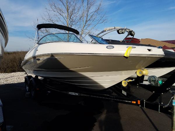 2007 Sea Ray 210 Select