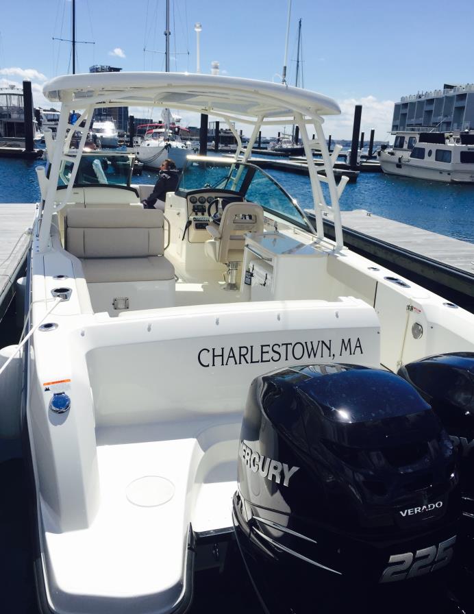 2016 Boston Whaler Vantage 270