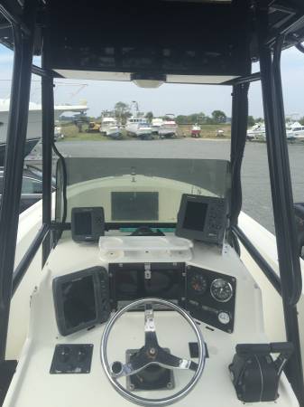 1985 Mako 254 Center Console