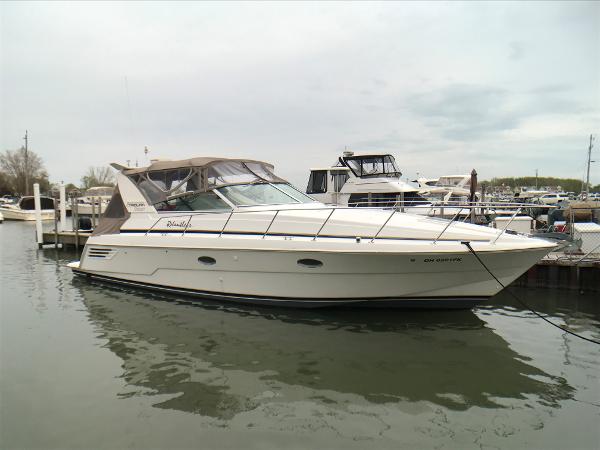 1998 Trojan 400 Express Yacht