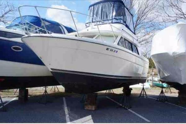 1995 Bayliner 2858 Classic Command Bridge