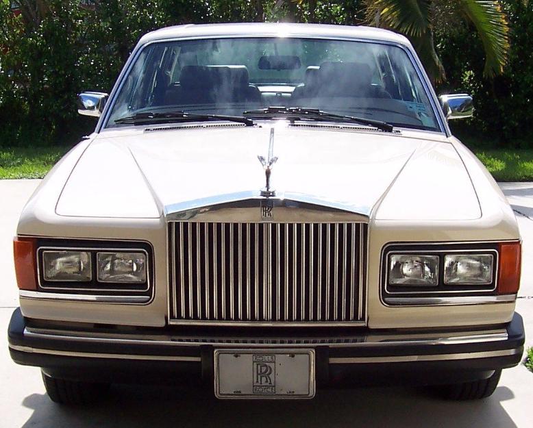 Gorgeous RollsRoyce Silver Spirit Magnolia With Biscuit Hydes 1981