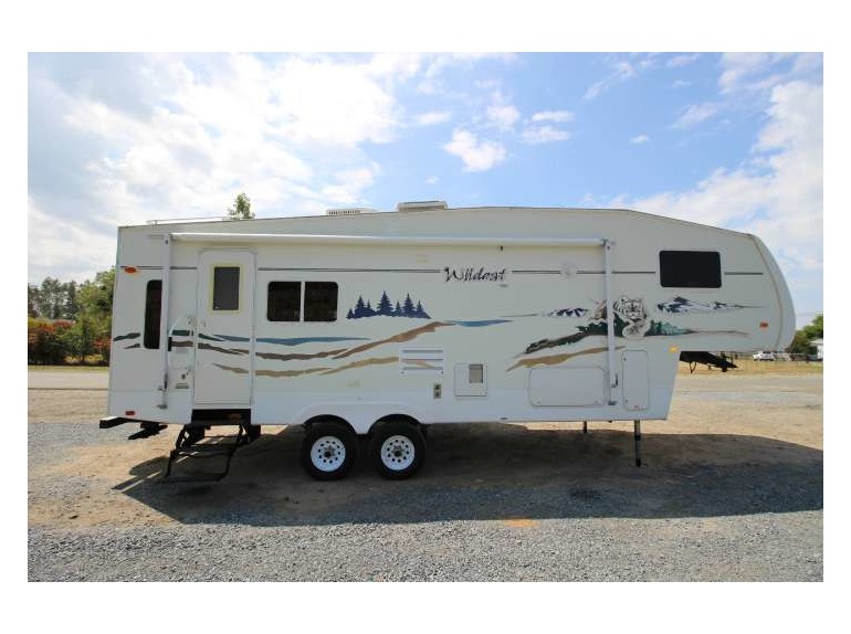 2005 Forest River Wildcat 29