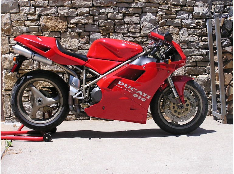 1995 Ducati Superbike 916