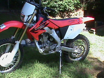 Honda : CRF 2006 honda crf 250 x 10 miles new condition used once stored