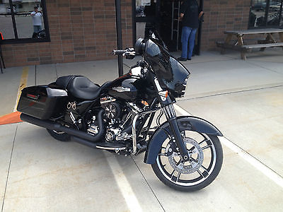 Harley-Davidson : Touring Street Glide Shrine Edition 103