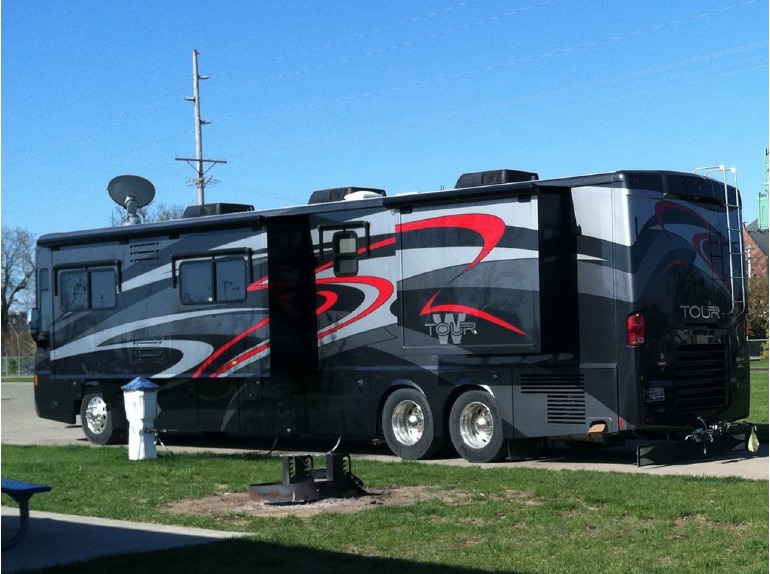 2010 Winnebago Tour 42AD