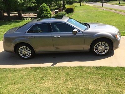 Chrysler : 300 Series Perfect condition, only 1,240 miles