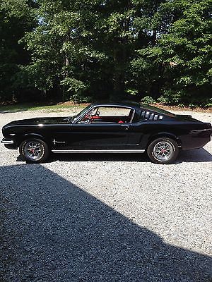 Ford : Mustang Black exterior with black/red pony interior 1965 ford mustang fastback 2 2