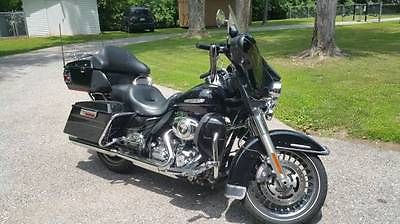 Harley-Davidson : Touring 2011 harley davidson flhtcu limited